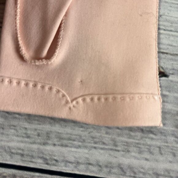 Vintage Crescendoe Pink Fabric Bridgerton Hand Gloves size 7 Stretch Tea Party - Picture 10 of 11